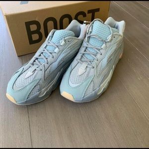 Yeezy 700 PAYPAL only